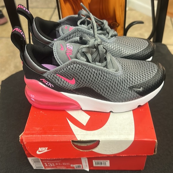 Nike Air Max 270 Girls - Picture 4 of 6